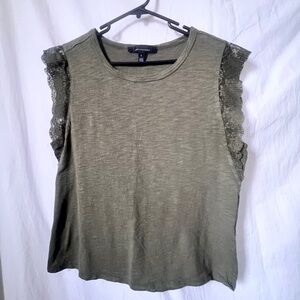 White House Black Market Lace Sleeve Tee Shirt Top Size Large